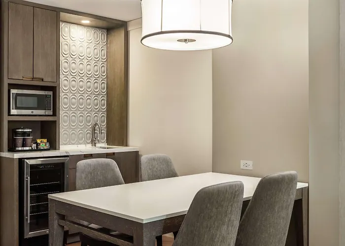 Hilton Grand Vacations Club Magnificent Mile