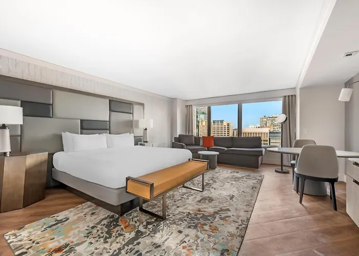 Hilton Grand Vacations Club Magnificent Mile Hotel