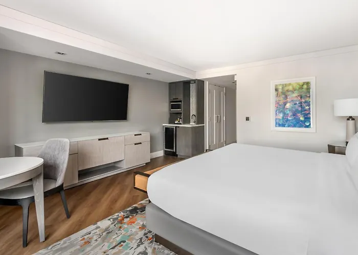 Hilton Grand Vacations Club Magnificent Mile 3*