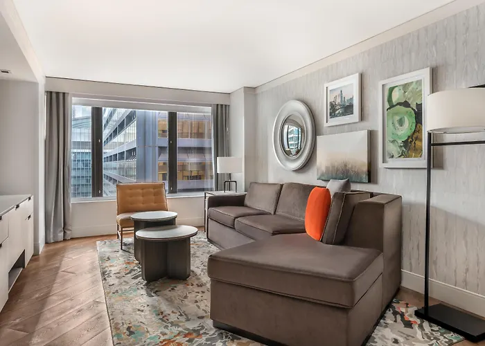 Hilton Grand Vacations Club Magnificent Mile Hotel
